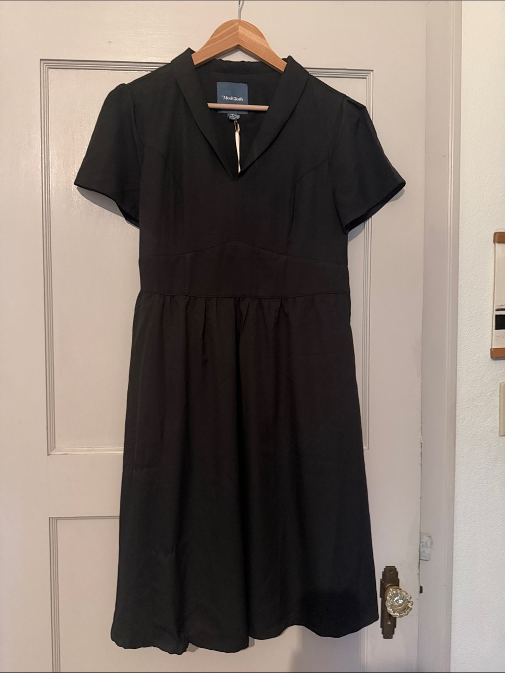 Modcloth Black Short-Sleeve V-Neck Midi Dress